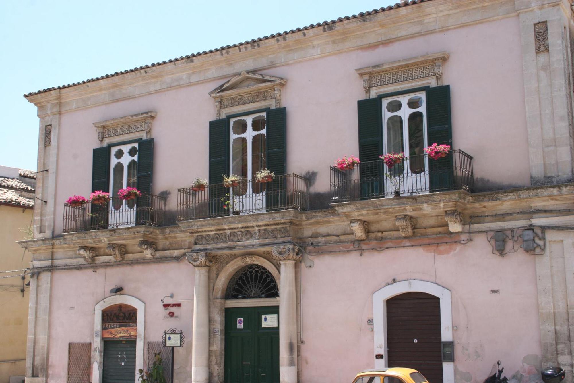 Palazzo Il Cavaliere B&B De Charme Модіка Екстер'єр фото